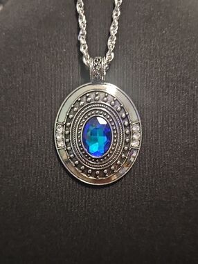 Blue Crystal Oval Pendant Necklace - Classic Silver Style